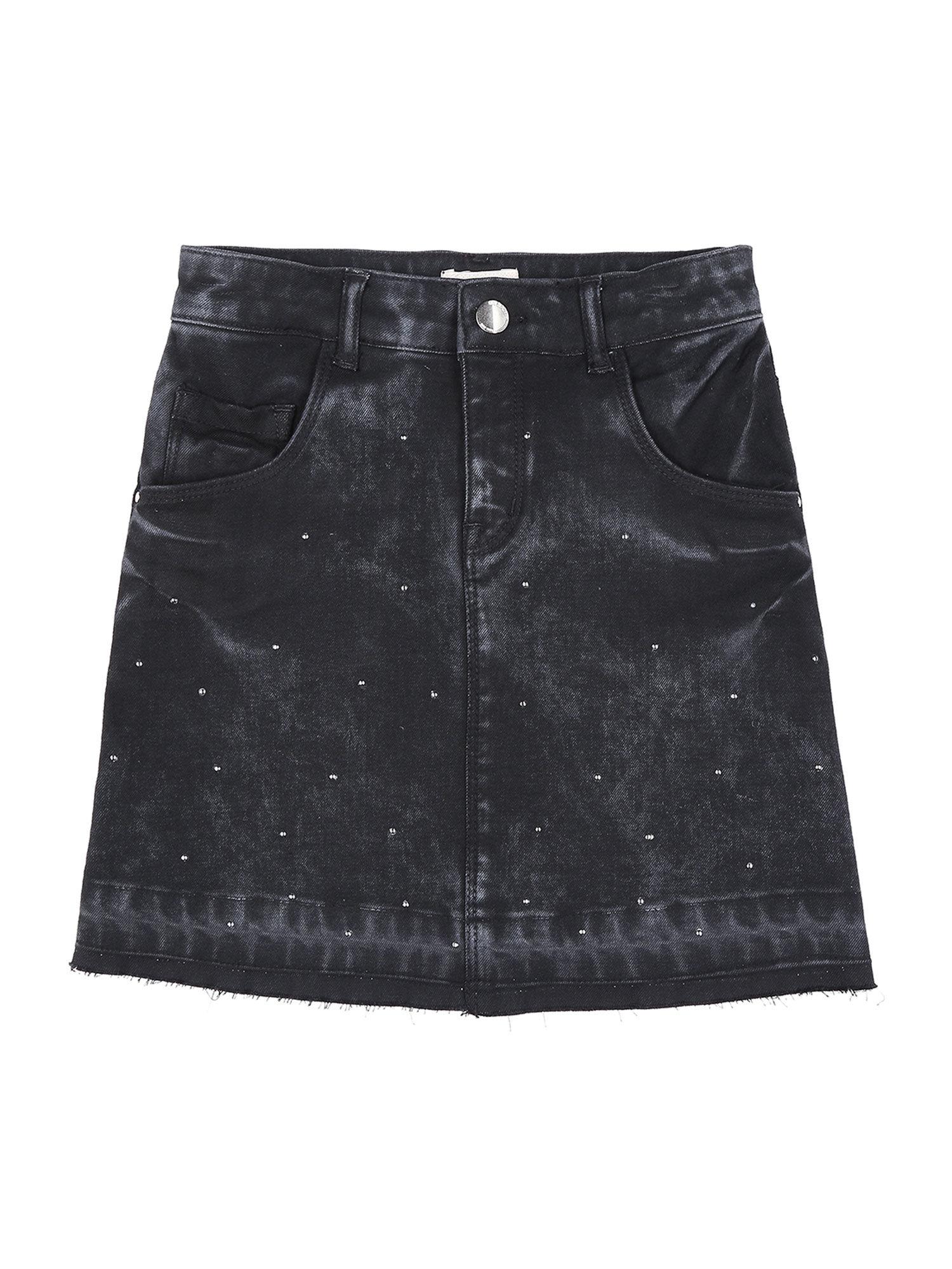 black self pattern skirt