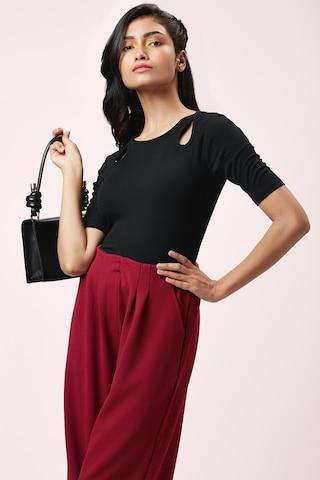 black solid casual elbow sleeves round neck women slim fit top