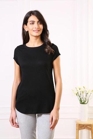 black solid casual half sleeves round neck women regular fit t-shirt