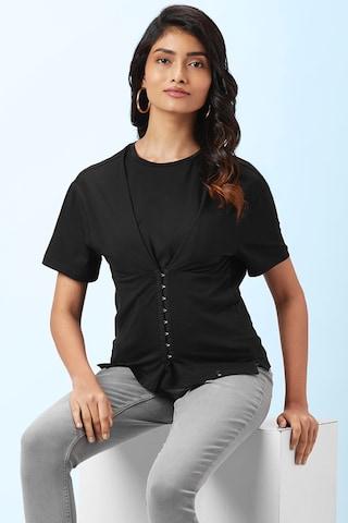 black solid casual half sleeves round neck women regular fit top