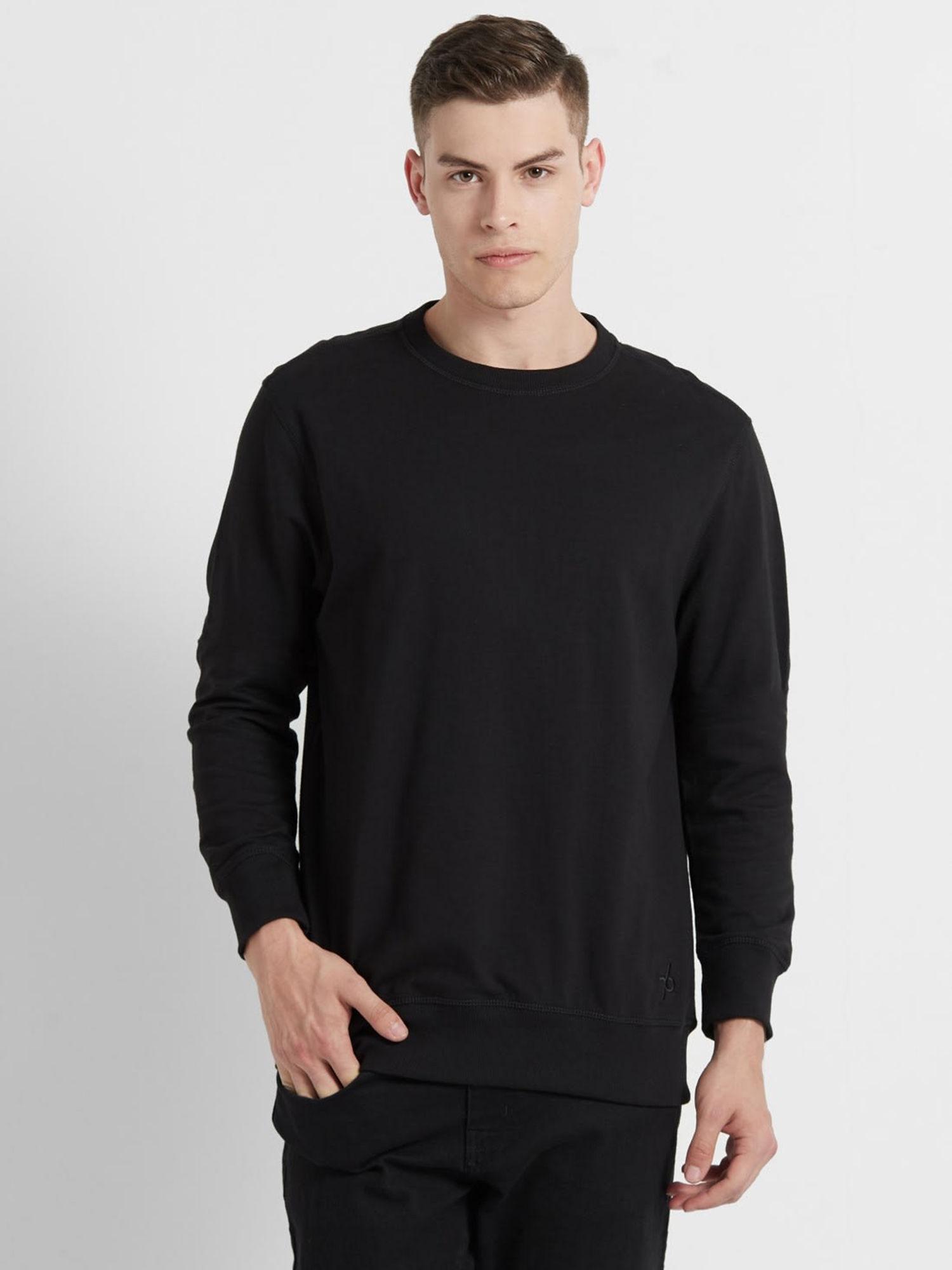 black solid sweatshirt