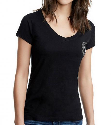 black v-neck logo t-shirt