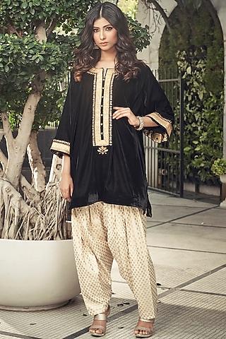 black & ivory embroidered kurta set