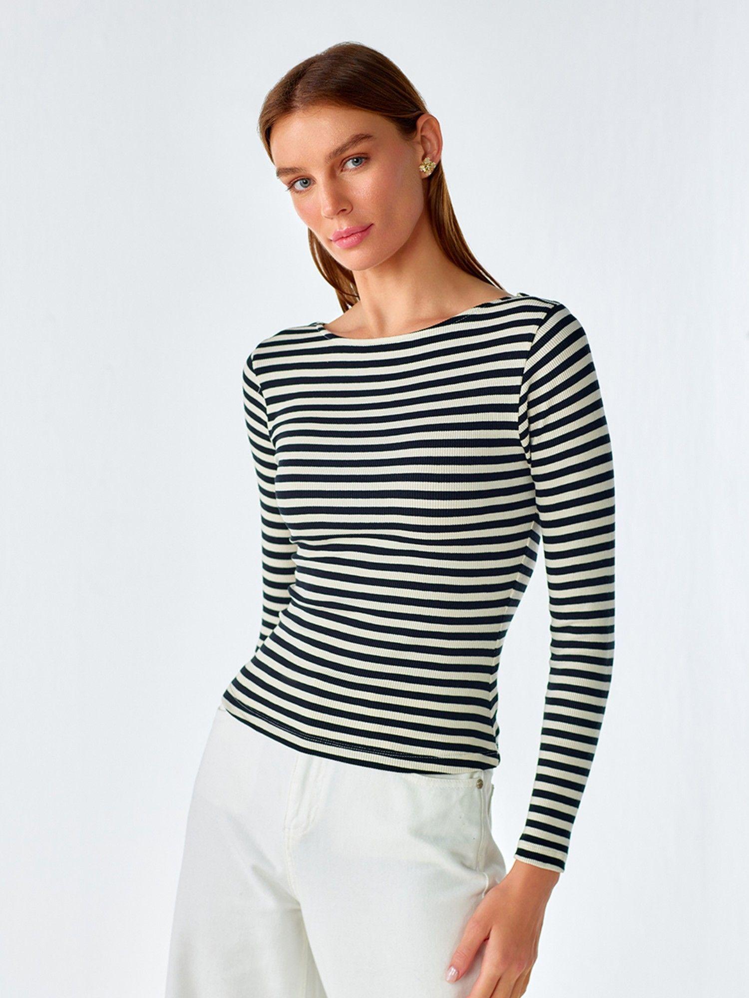 black and white striped long sleeves top