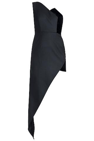black asymmetrical one shoulder dress