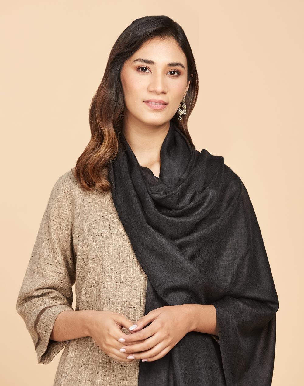 black cashmere woven stole