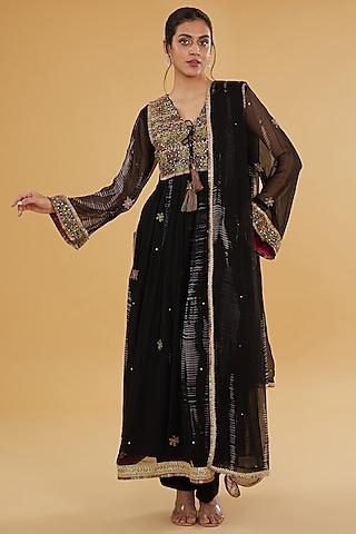 black chiffon thread embroidered kurta set