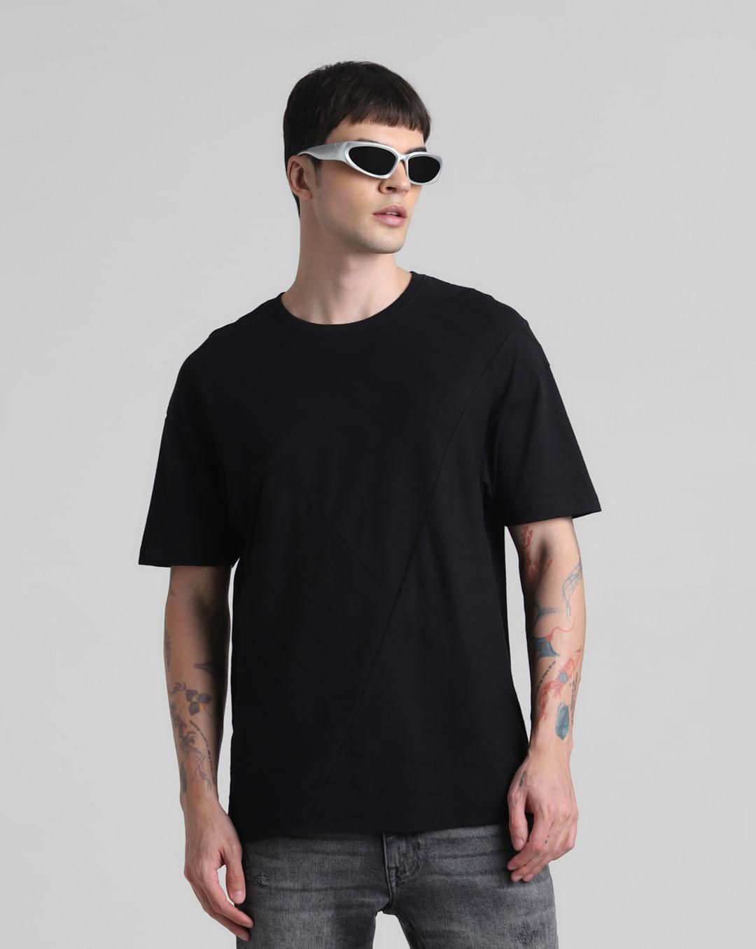 black cotton crew neck t-shirt