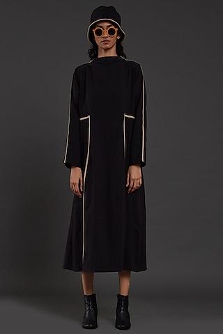 black cotton dress