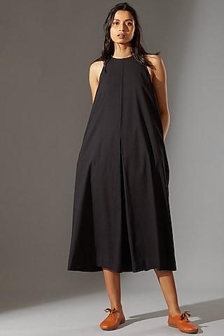 black cotton dress