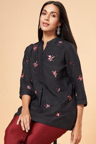 black embroidered casual 3/4th sleeves mandarin women straight fit  tunic