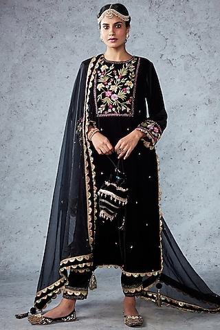 black embroidered kurta set