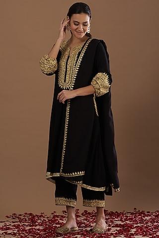 black embroidered kurta set