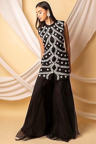 black embroidered kurta set