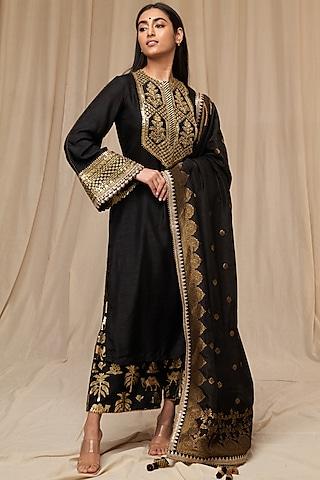 black embroidered kurta set