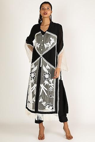 black kurta set with velvet applique