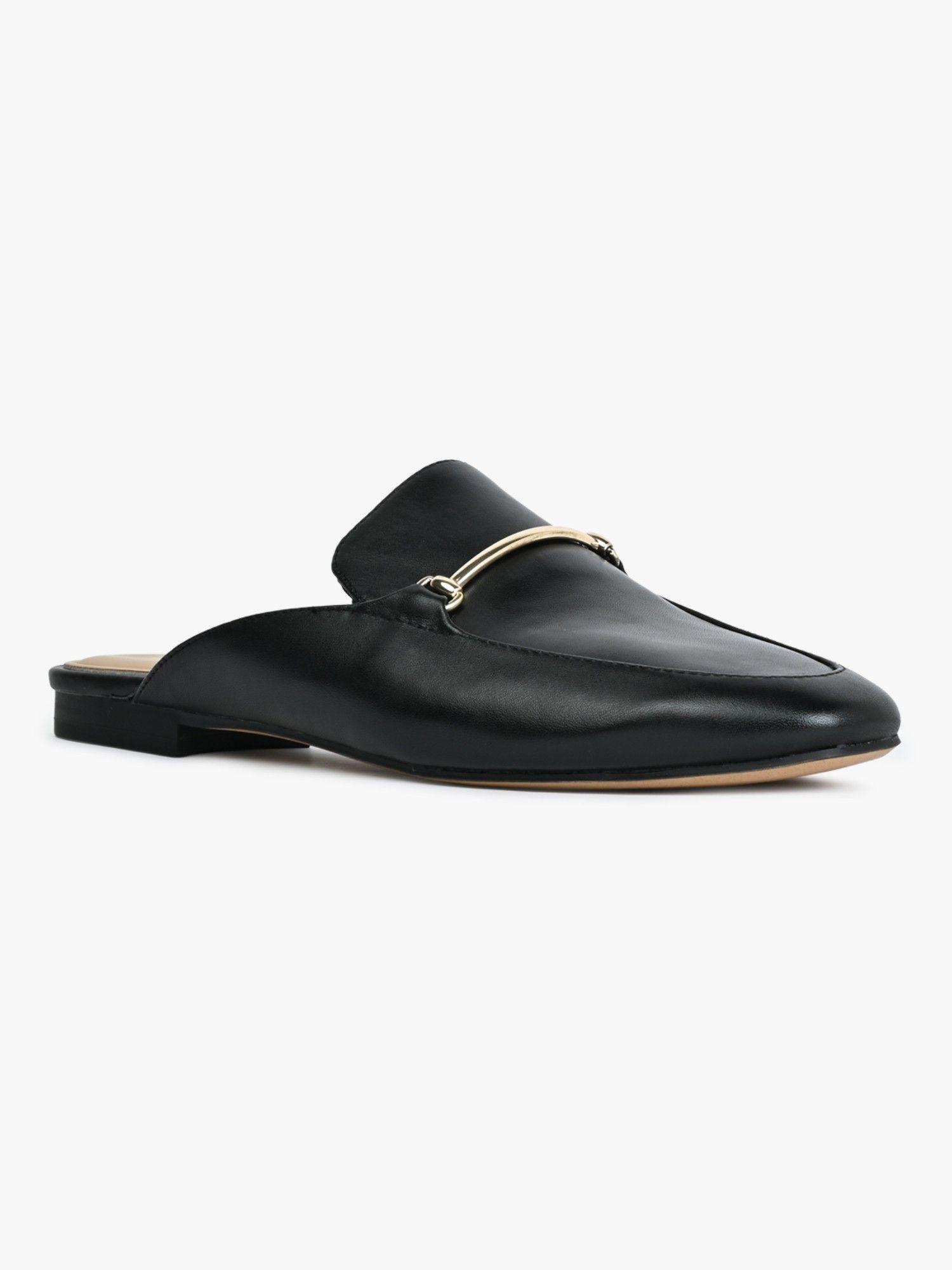 black leather round toe mule