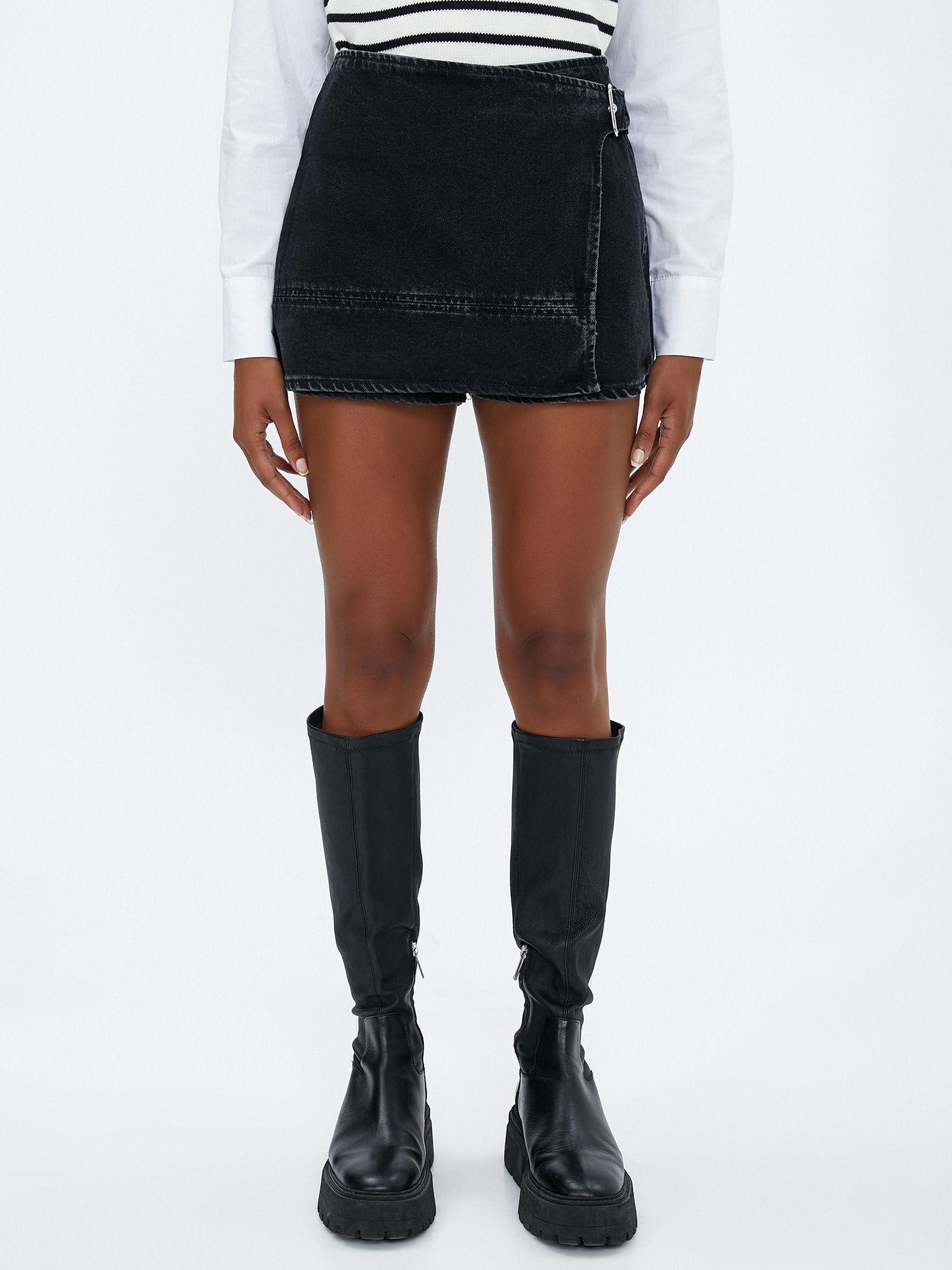 black mini skirt