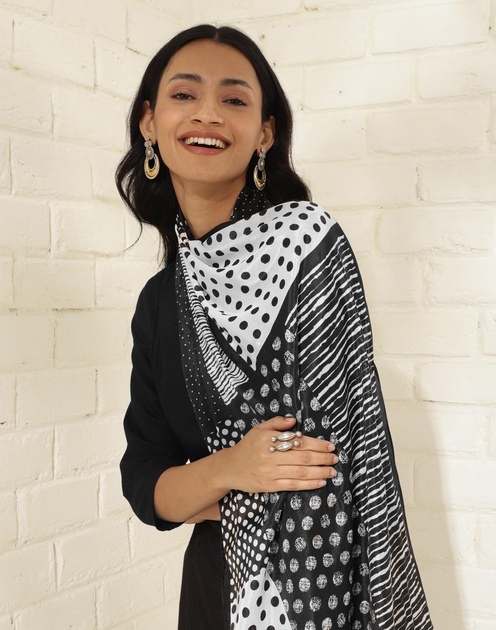 black modal printed stole