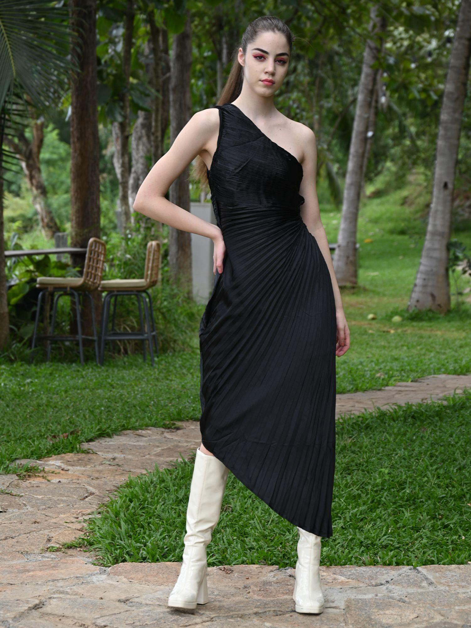 black pleated satin solid one-shoulder long dress