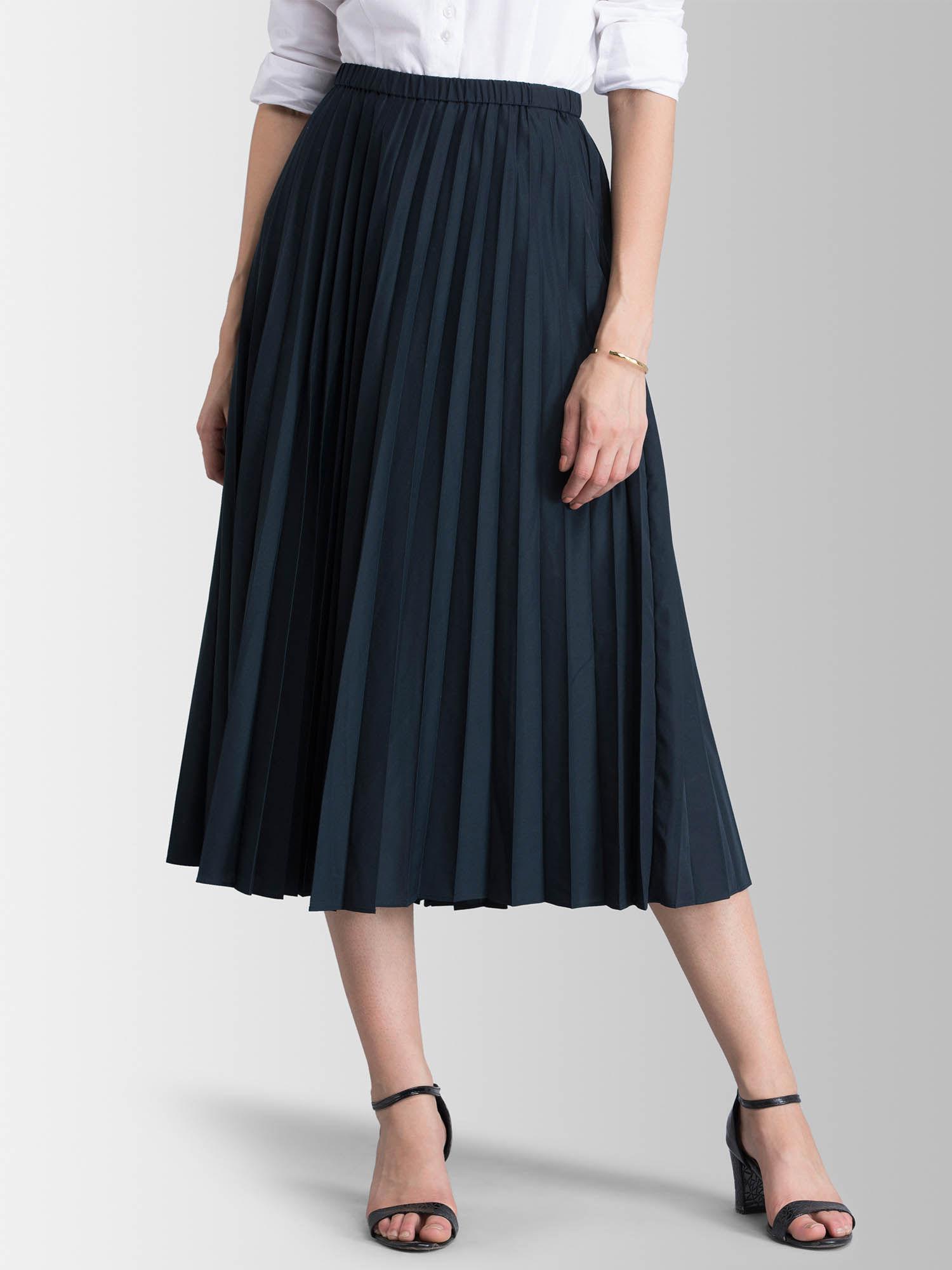 black pleated skirt