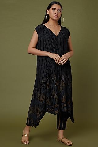 black printed pleated tunic