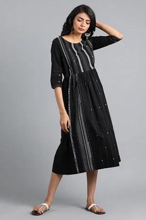 black round neck printed dress