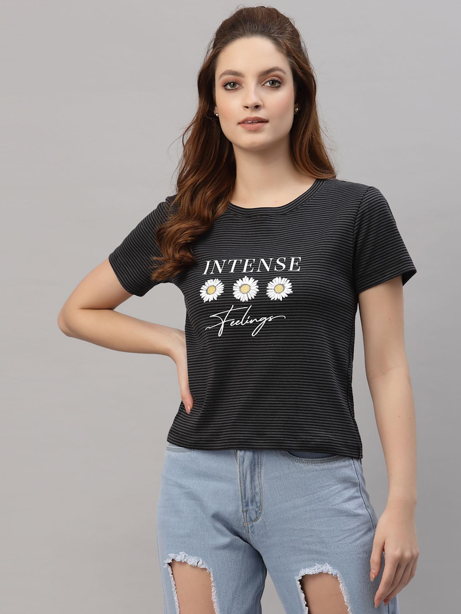 black round neck printed t-shirt