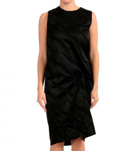 black sleeveless crewneck dress