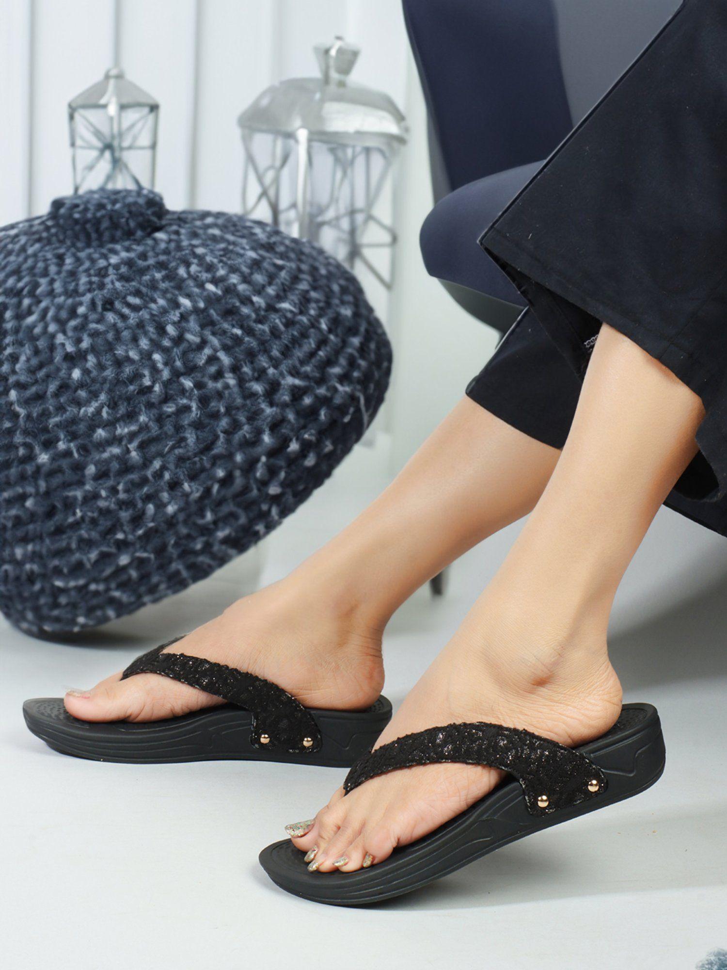 black slip-on women flip flops