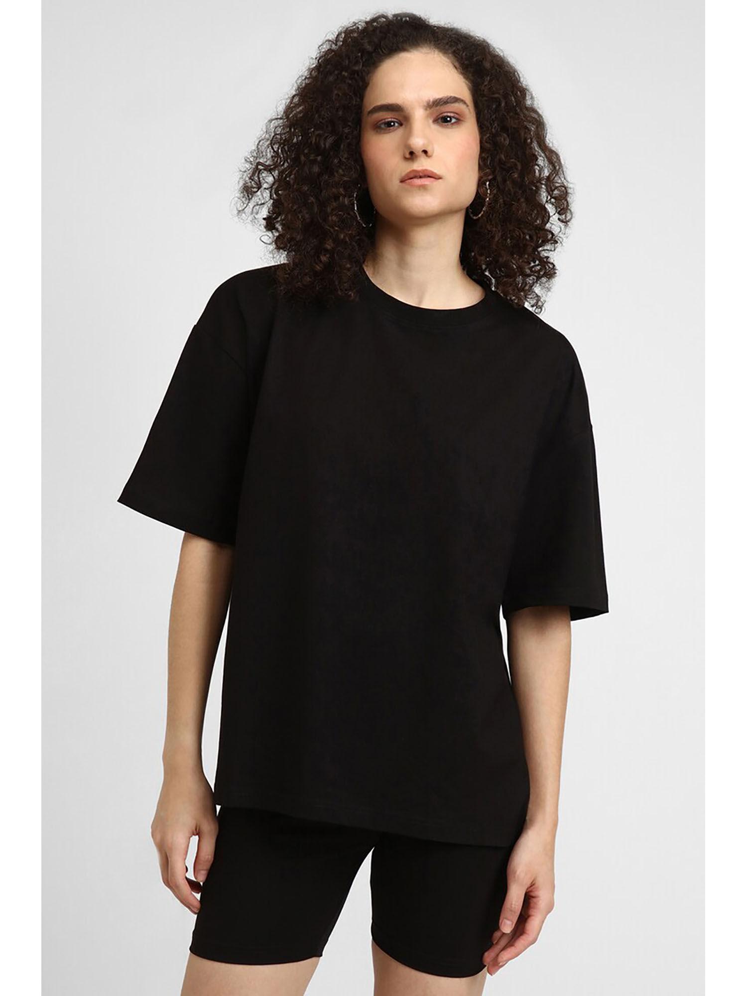 black solid basic t-shirt