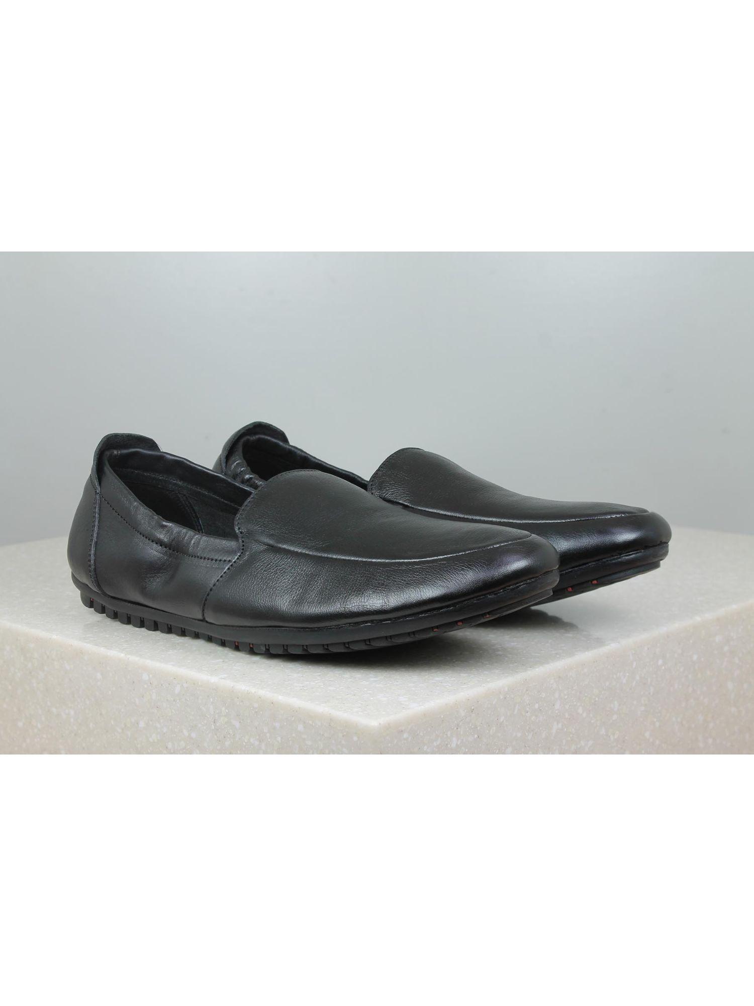 black solid-plain casual shoes