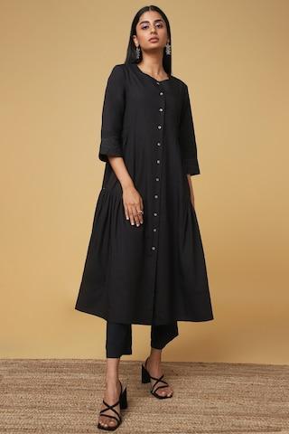 black solid round neck casual calf-length 3/4th sleeves women flared fit dress