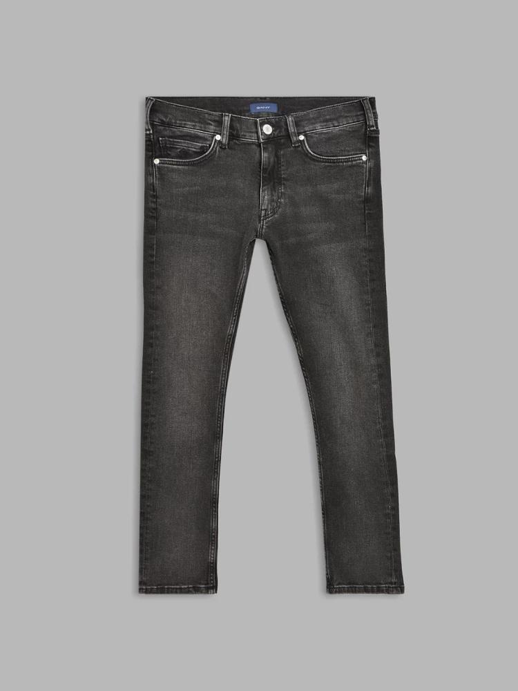 black solid slim fit jeans