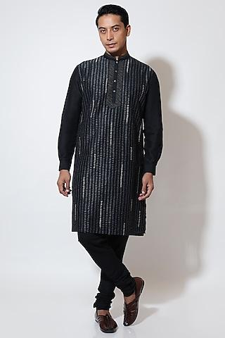 black spun cotton embroidered kurta set
