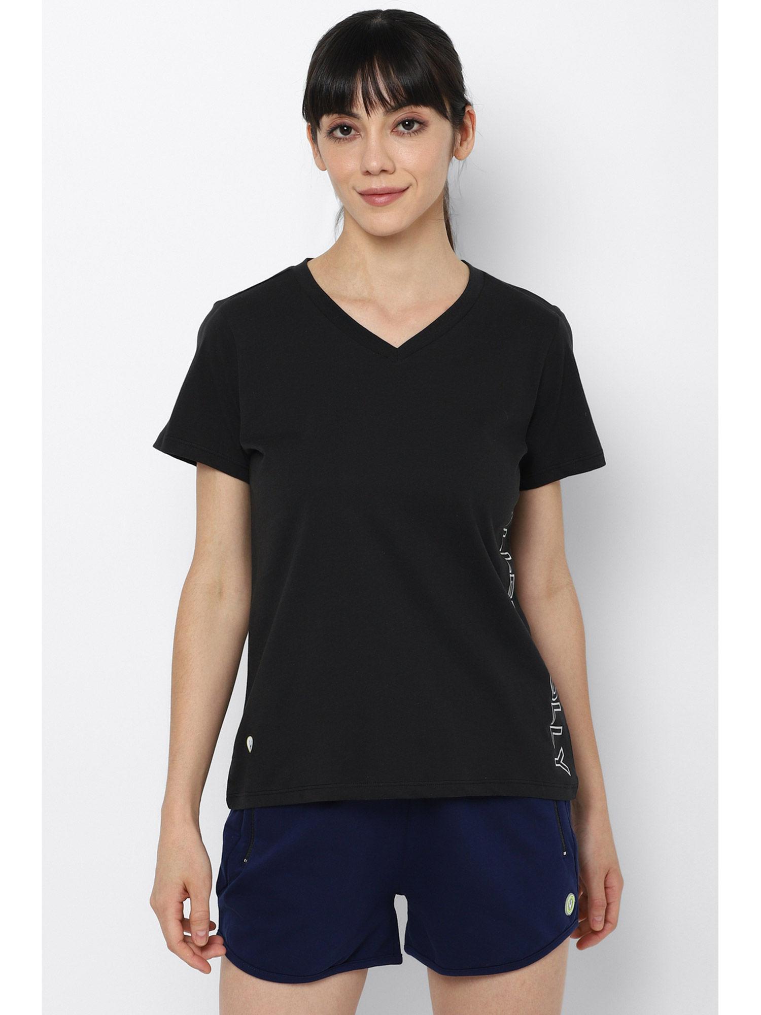 black t shirt