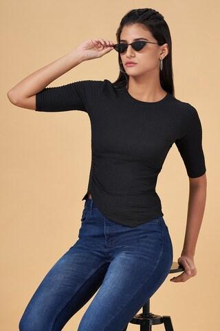 black textured casual 3/4th sleeves round neck women slim fit t-shirt