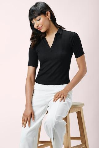 black textured casual half sleeves v neck women slim fit top