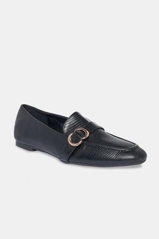 black textured casual women loafers