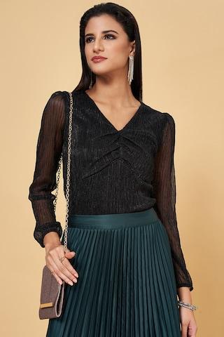black textured formal full sleeves v neck women regular fit top
