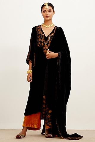 black velvet embroidered kurta set