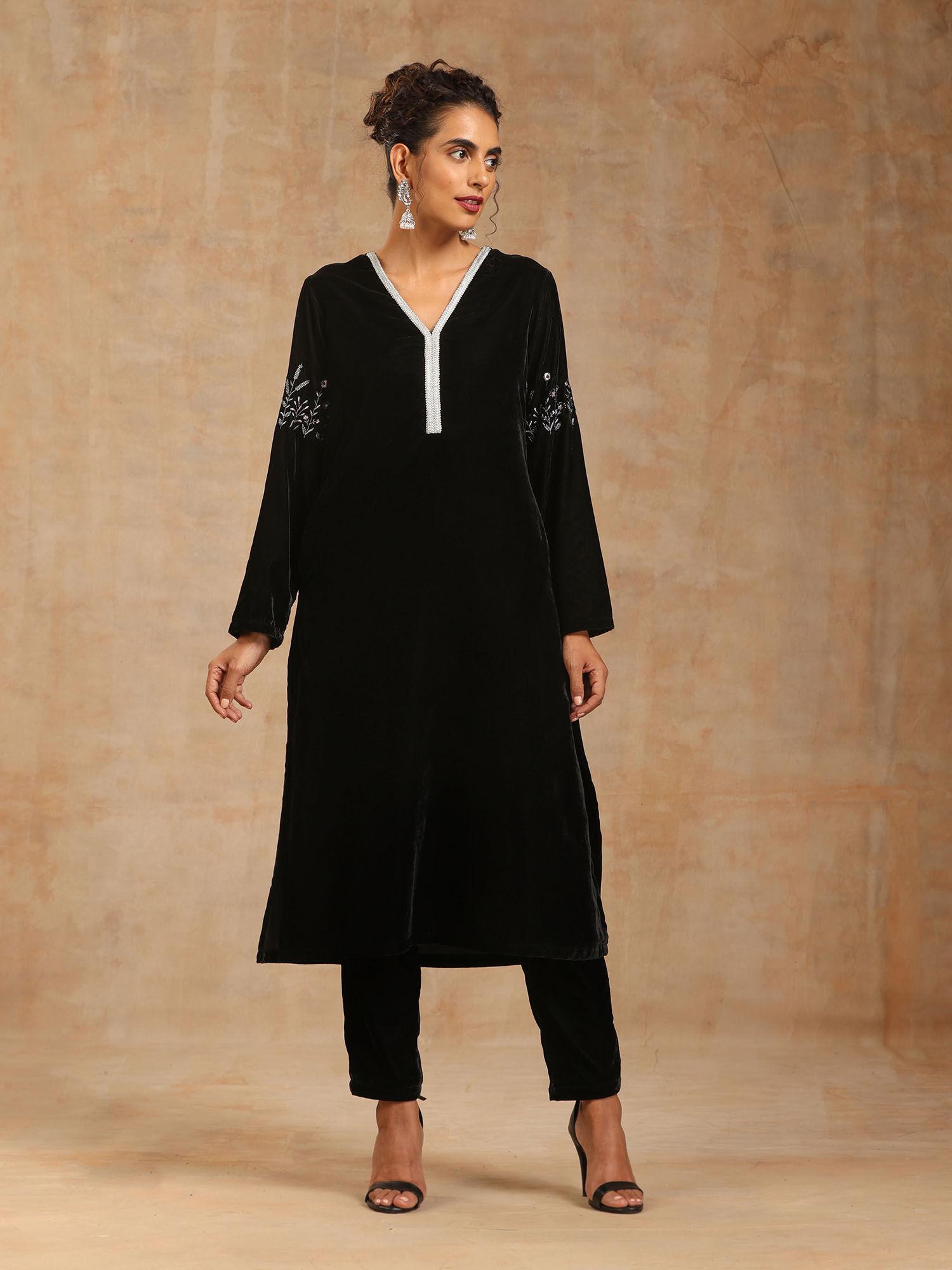 black velvet sleeve embroidered kurta