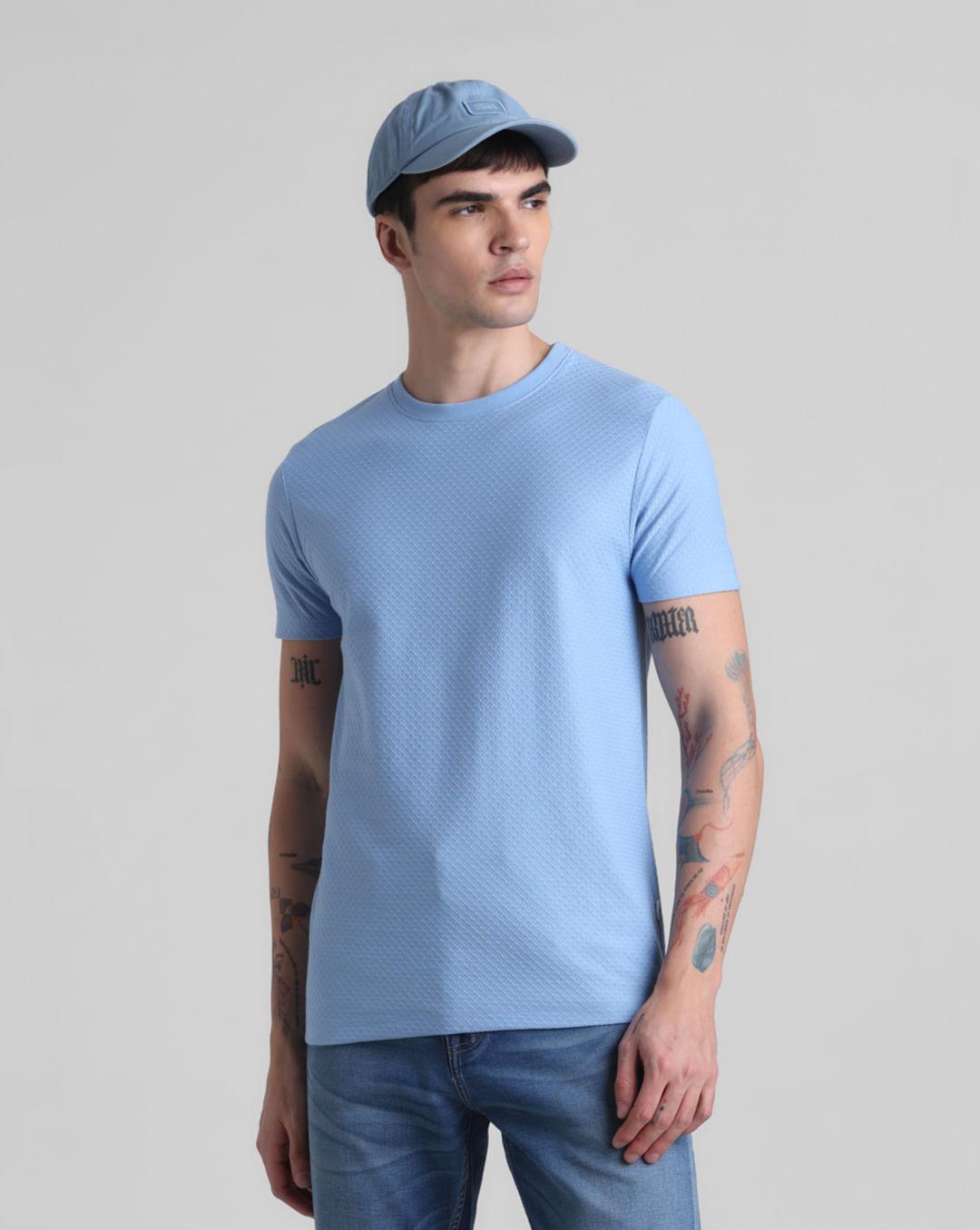 blue crew neck t-shirt