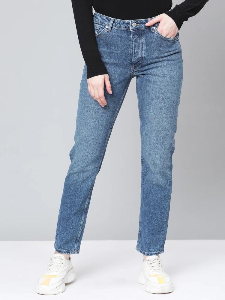 blue solid slim fit jeans