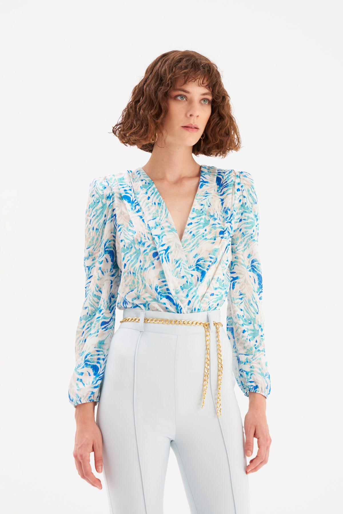 blue & white textured pattern top