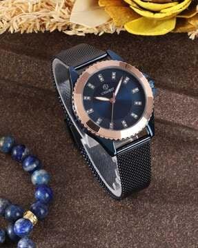 blue dial analogue fashion watch with mesh strap for women