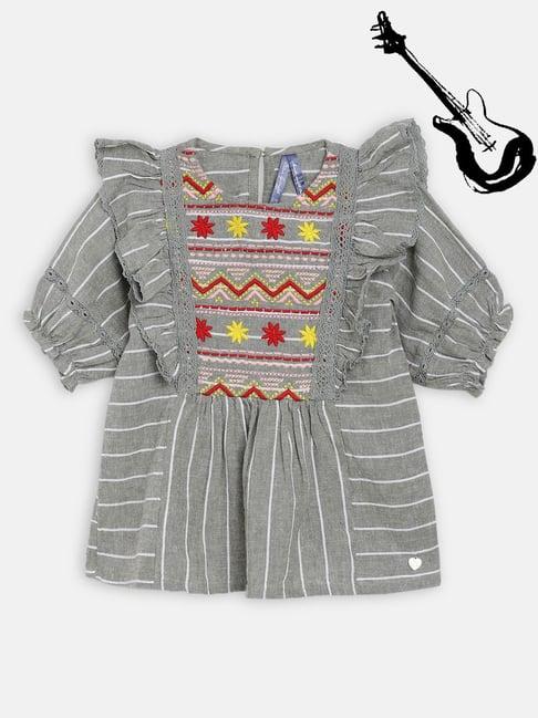 blue giraffe kids grey & white top