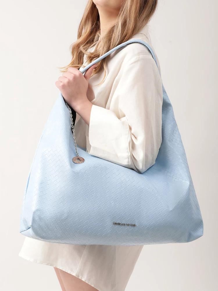 blue hobo bag