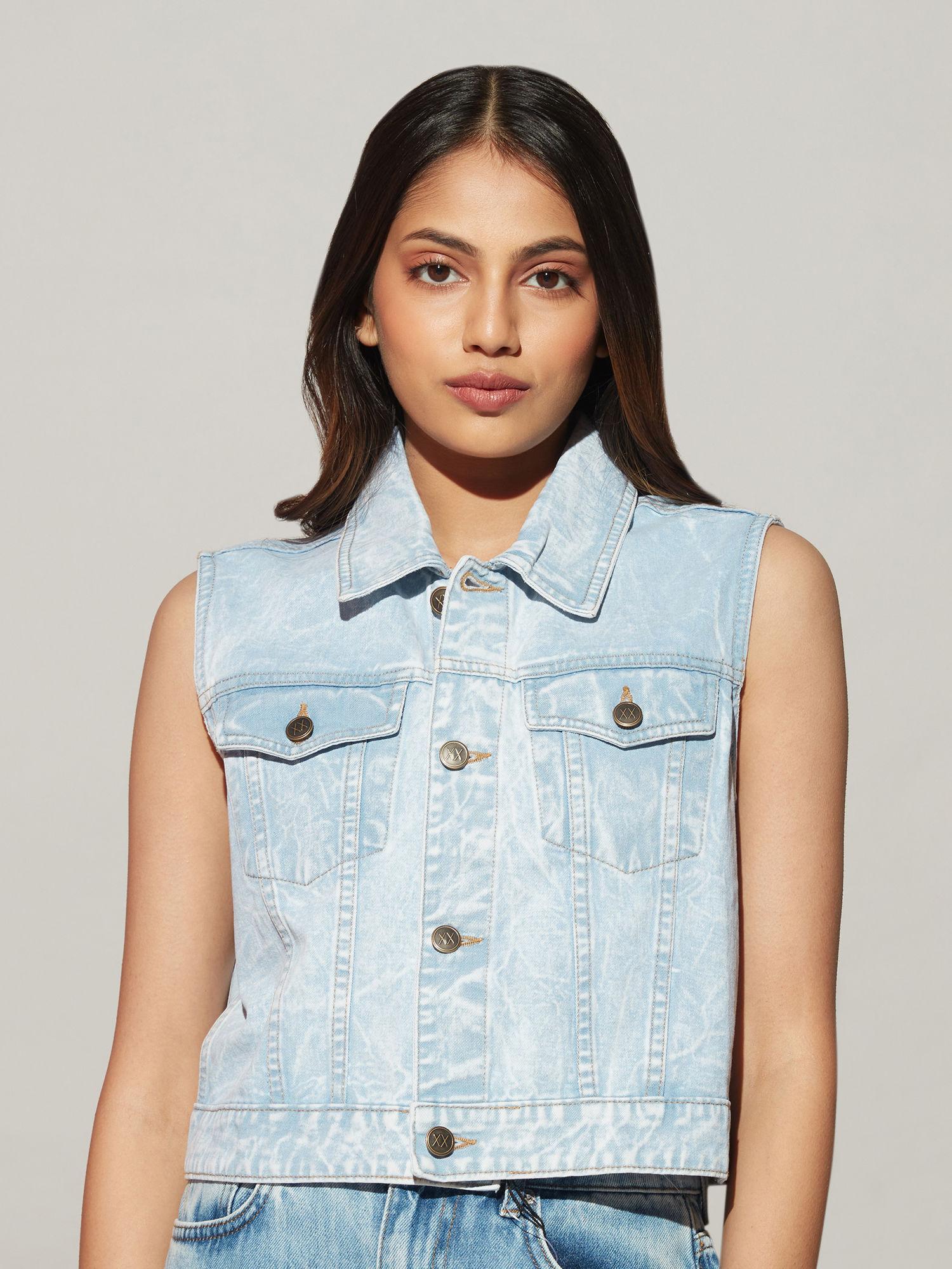 blue light wash sleeveless crop denim jacket