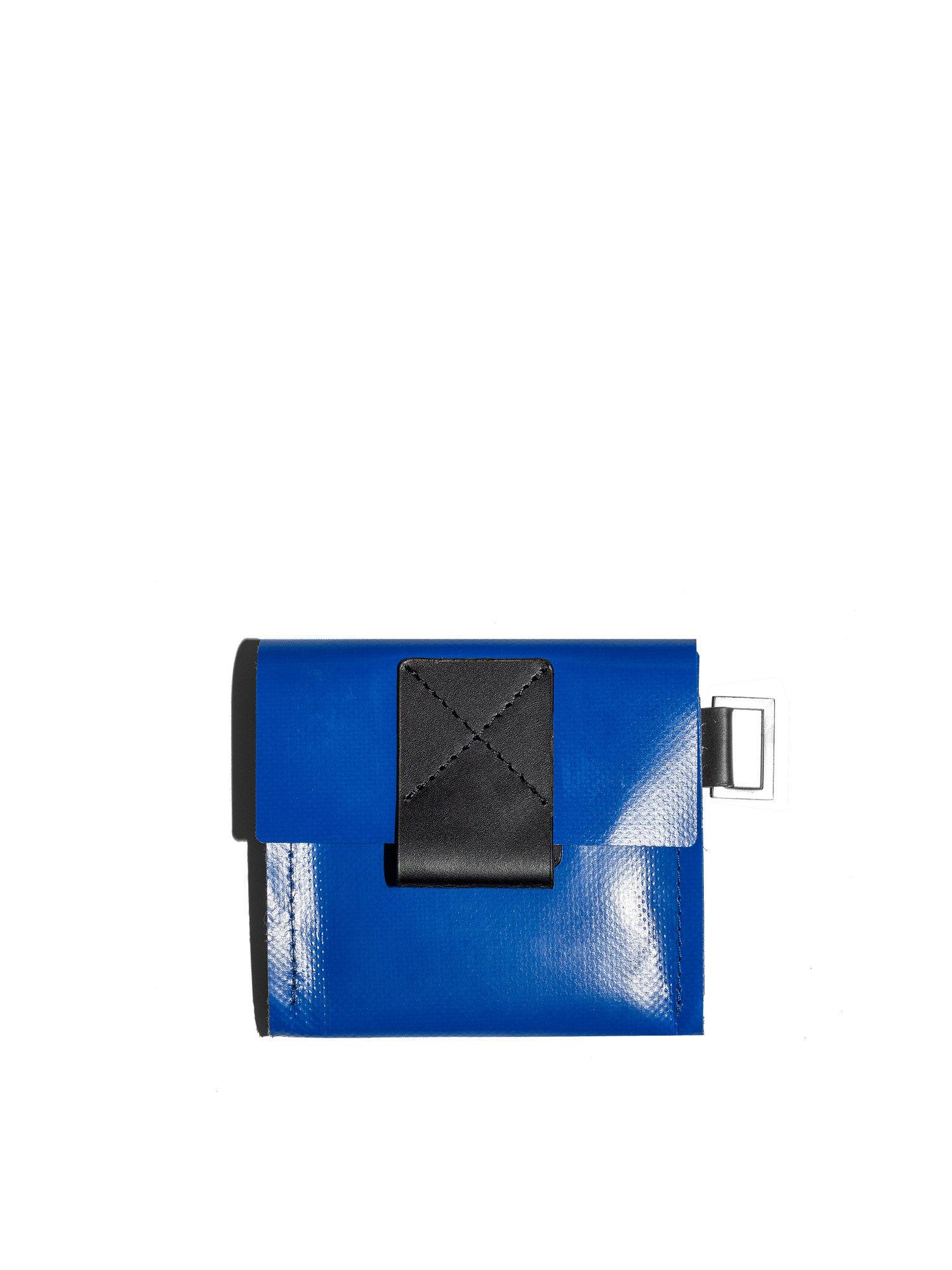 blue saddle wallet
